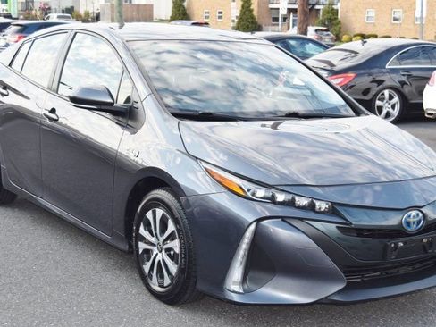 Used 2021 Toyota Prius Prime LE image 16