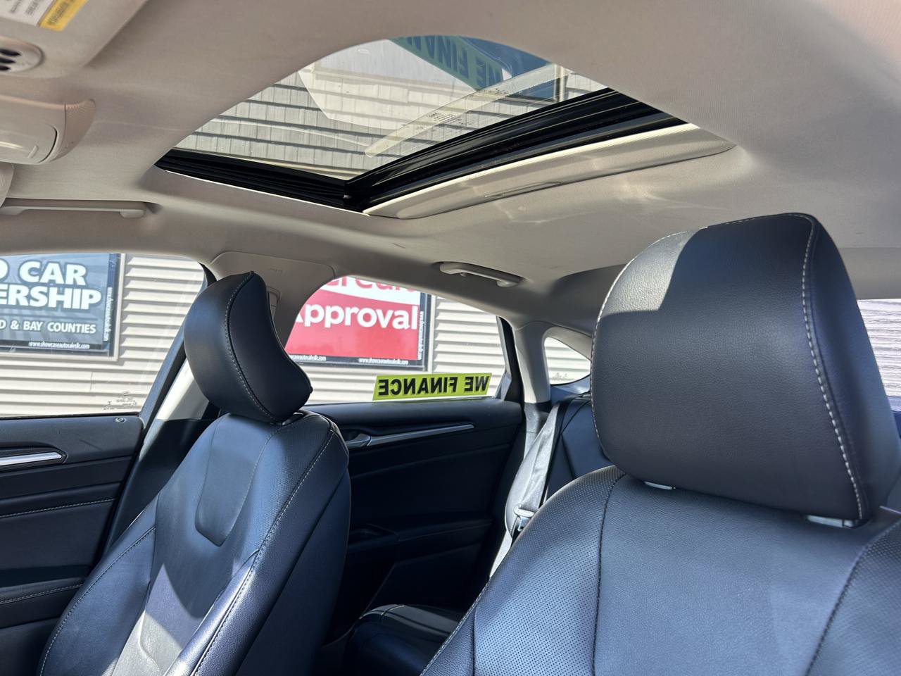 Used 2017 Ford Fusion Titanium AWD/4WD image 18
