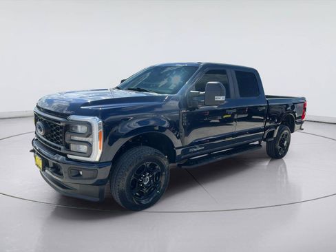 Used 2023 Ford F250 XL w/ STX Appearance Package AWD/4WD image 7