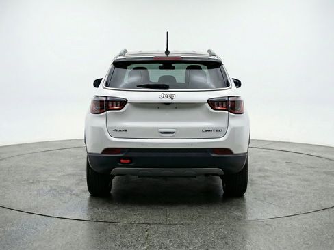 Used 2025 Jeep Compass Trailhawk AWD/4WD image 7
