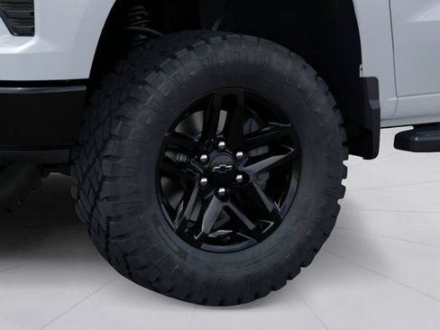 New 2026 Chevrolet Silverado 1500 Custom Trail Boss w/ LPO, Dark Essentials Package AWD/4WD image 9