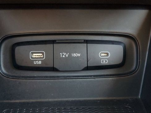 Used 2024 Hyundai Venue SEL image 27