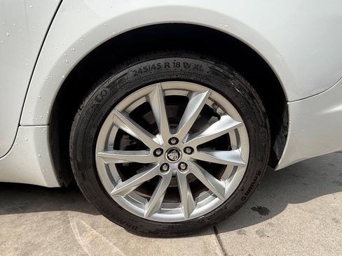 Used 2013 Jaguar XF RWD image 39