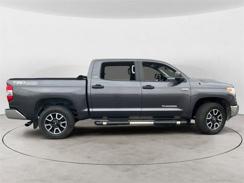 Used 2017 Toyota Tundra SR5 image 2