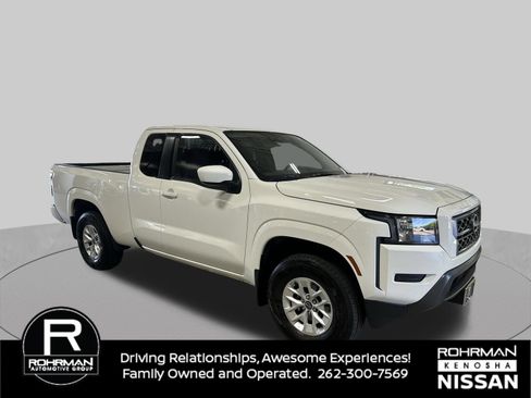 Certified 2024 Nissan Frontier SV w/ Technology Package AWD/4WD image 12