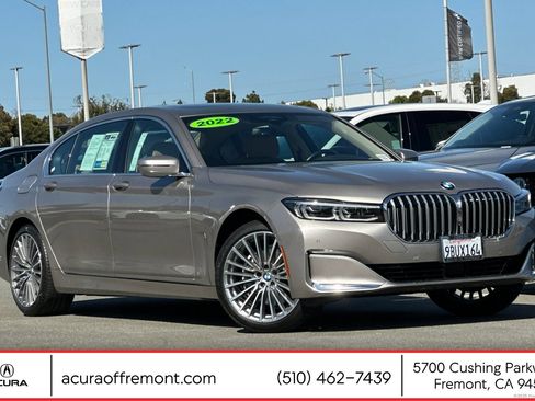 Used 2022 BMW 740i w/ Premium Package RWD image 1