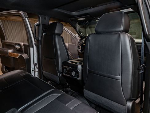 Used 2023 Chevrolet Silverado 3500 High Country w/ Z71 Off-Road Package image 24