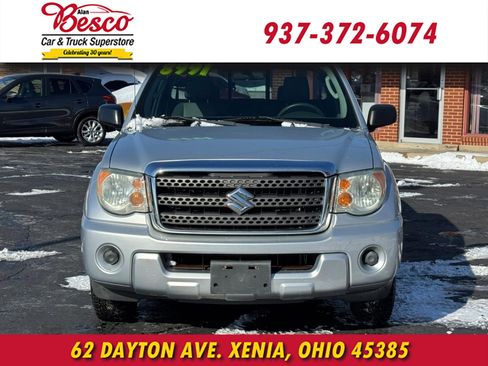 Used 2011 Suzuki Equator Premium image 2