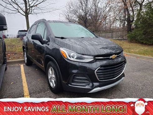 Used 2020 Chevrolet Trax LT w/ LT Convenience Package image 5