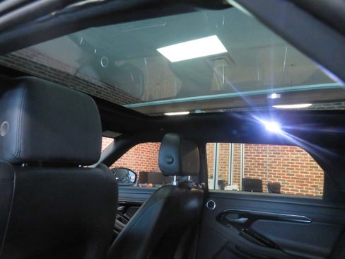 Used 2020 Land Rover Range Rover Evoque SE image 44