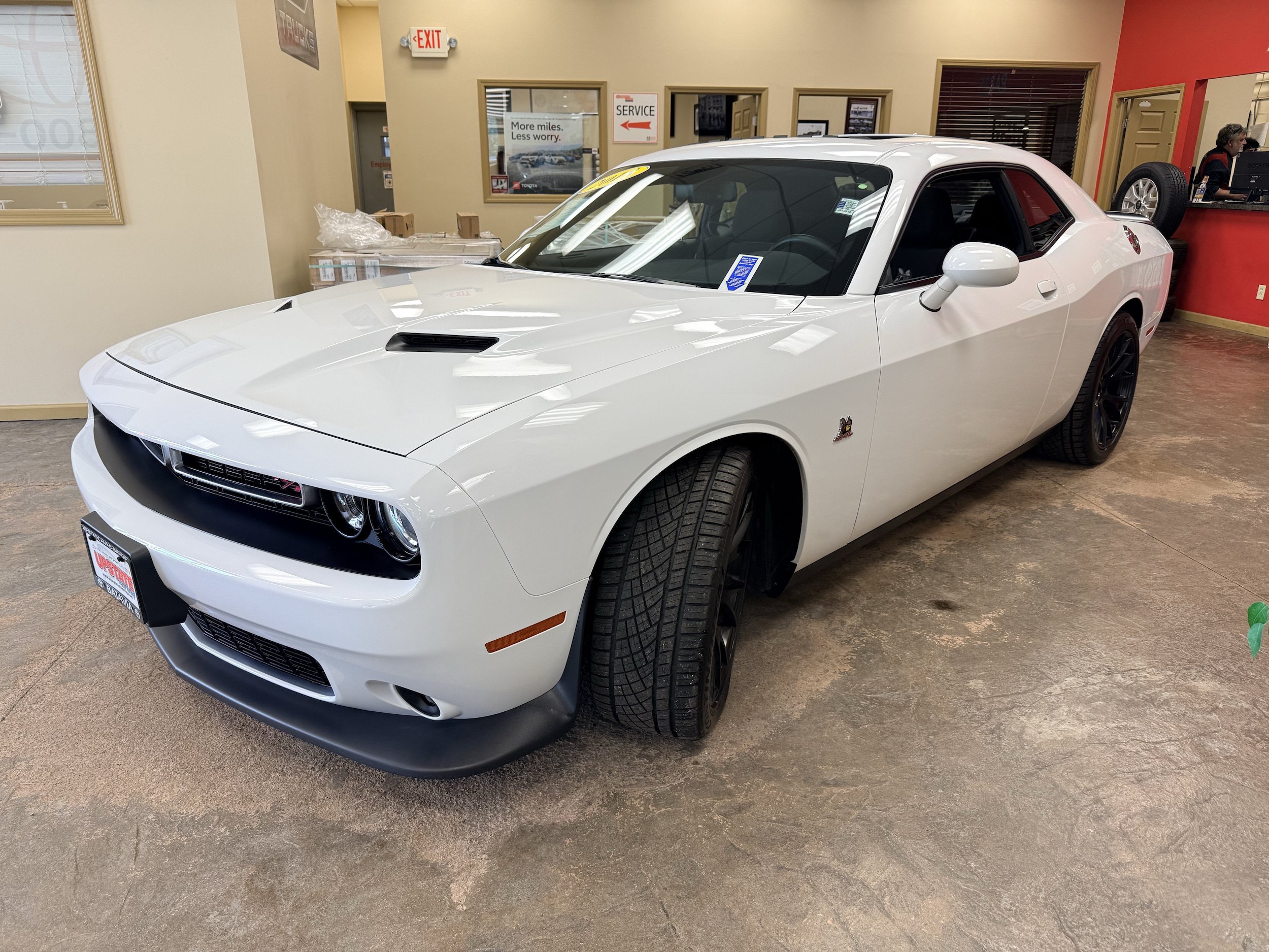 Used 2018 Dodge Challenger R/T Scat Pack w/ Dynamics Package RWD image 19