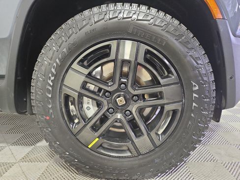 Used 2023 Rivian R1T Adventure AWD/4WD image 11