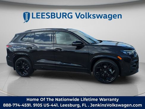 New 2026 Volkswagen Tiguan SE R-Line image 2