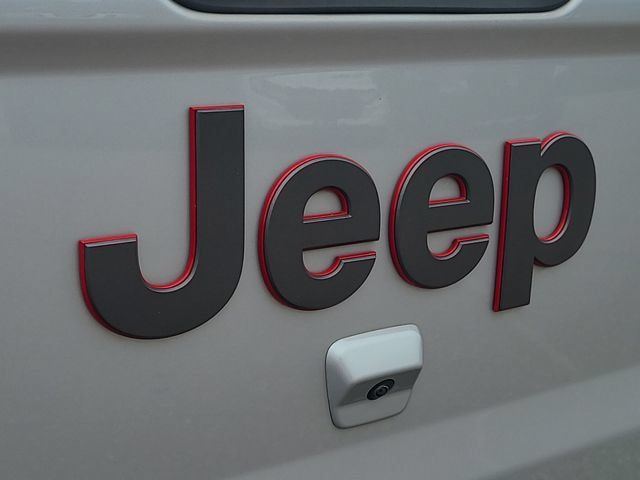 Used 2023 Jeep Gladiator Rubicon w/ Cold Weather Group AWD/4WD image 32