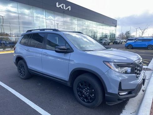 Used 2023 Honda Passport TrailSport image 6