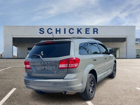Used 2020 Dodge Journey SE w/ Blacktop Package FWD image 3