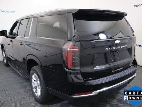 Used 2025 Chevrolet Suburban LT AWD/4WD image 10