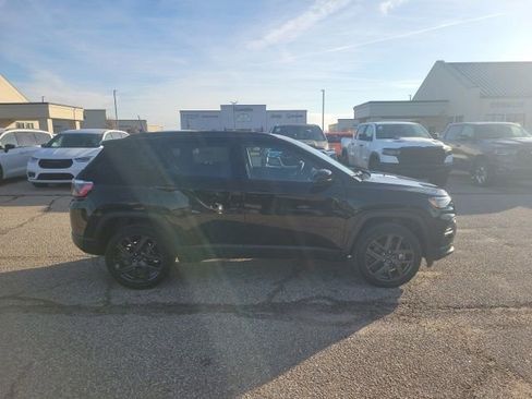 New 2026 Jeep Compass Latitude image 19
