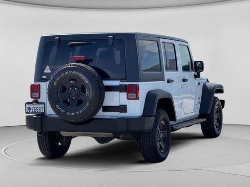 Used 2018 Jeep Wrangler Unlimited Sport w/ Connectivity Group AWD/4WD image 32