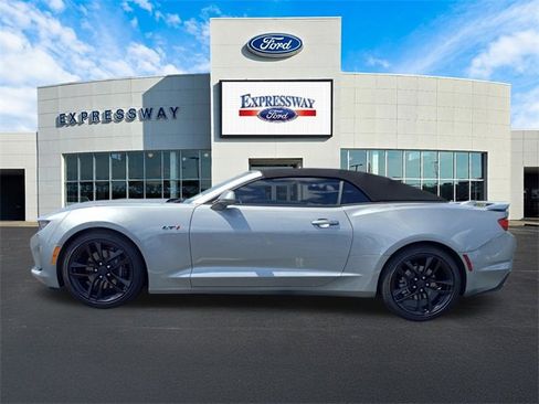 Used 2023 Chevrolet Camaro LT w/ Technology Package image 9