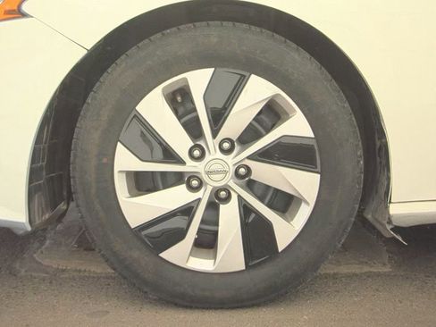 Used 2022 Nissan Altima 2.5 S FWD image 14