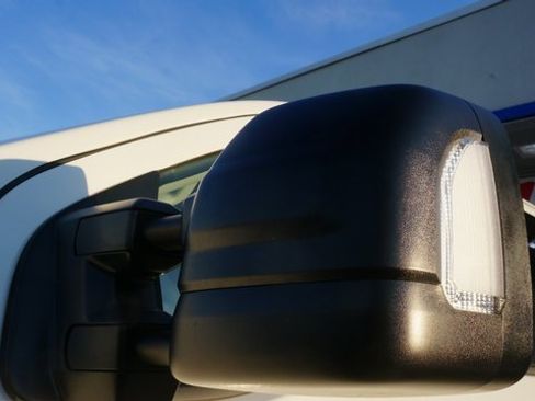 Used 2024 Nissan Titan SV w/ SV Convenience Package image 69