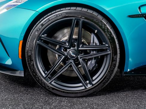 Used 2025 Aston Martin V8 Vantage Coupe image 21