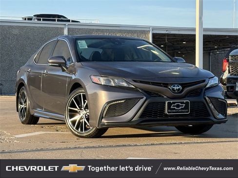 Used 2023 Toyota Camry SE w/ Convenience Package image 2