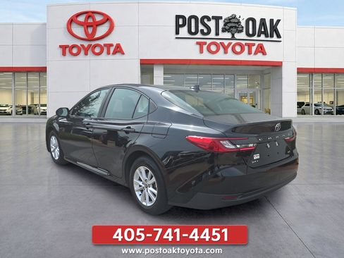 Used 2025 Toyota Camry LE FWD image 3