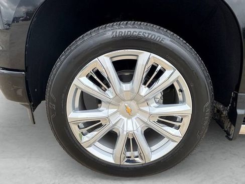 Used 2023 Chevrolet Silverado 1500 High Country w/ High Country Premium Package image 23
