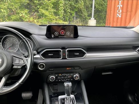 Used 2018 MAZDA CX-5 Touring w/ Preferred Equipment Package FWD image 6