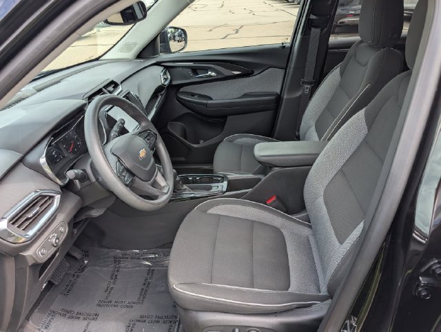 Used 2023 Chevrolet TrailBlazer LT w/ Convenience Package FWD image 12