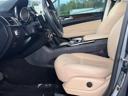 Used 2019 Mercedes-Benz GLS 450 4MATIC image 6
