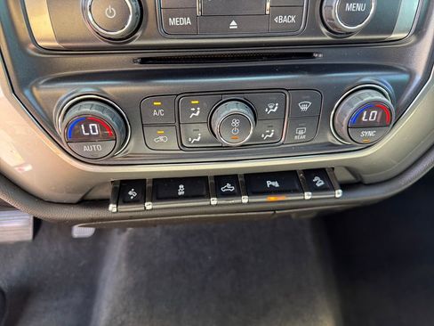 Used 2018 Chevrolet Silverado 1500 LT w/ All Star Edition AWD/4WD image 33