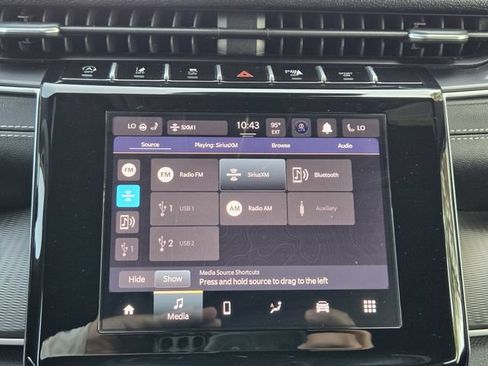 Used 2024 Jeep Grand Cherokee L Laredo RWD image 19