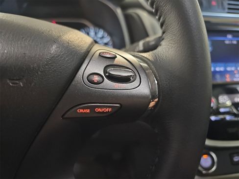 Used 2024 Nissan Murano SV w/ SV Midnight Edition Package image 17