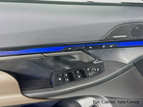 Used 2024 BMW 540i xDrive w/ Premium Package image 18