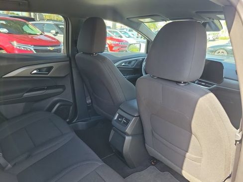 Used 2025 Chevrolet Equinox EV LT FWD image 11