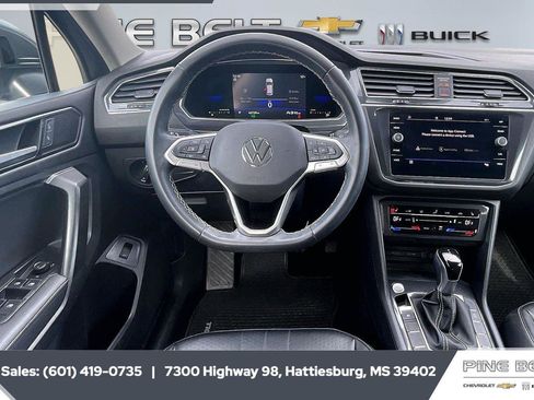Used 2022 Volkswagen Tiguan SE FWD image 5