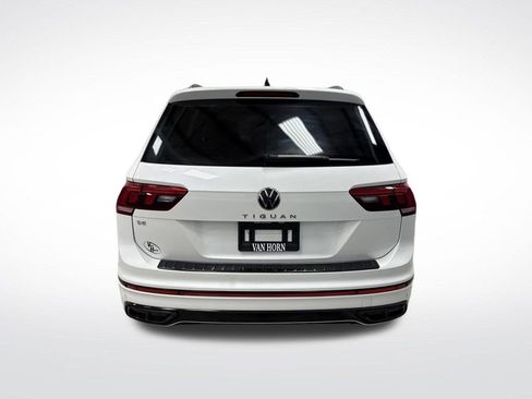 Used 2023 Volkswagen Tiguan SE R-Line image 14