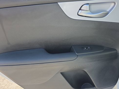 Used 2024 Kia Forte LXS image 7