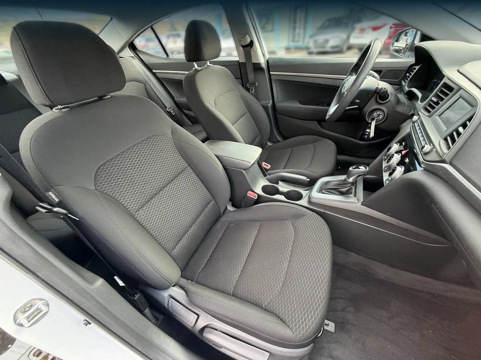 Used 2019 Hyundai Elantra SE w/ Cargo Package FWD image 17