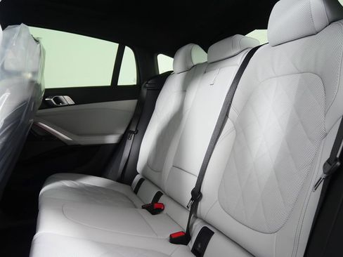 New 2026 BMW X6 xDrive40i image 16