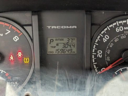 Used 2016 Toyota Tacoma SR image 10