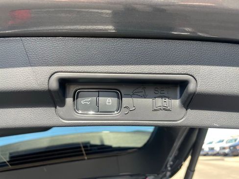 Used 2025 Ford Explorer ST-Line AWD/4WD image 37