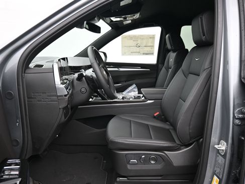 New 2026 Cadillac Escalade 4WD w/ LPO, Floor Liner Package image 11