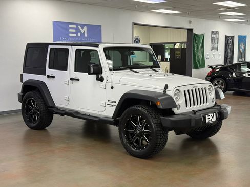 Used 2015 Jeep Wrangler Unlimited Sport w/ Quick Order Package 24S AWD/4WD image 2