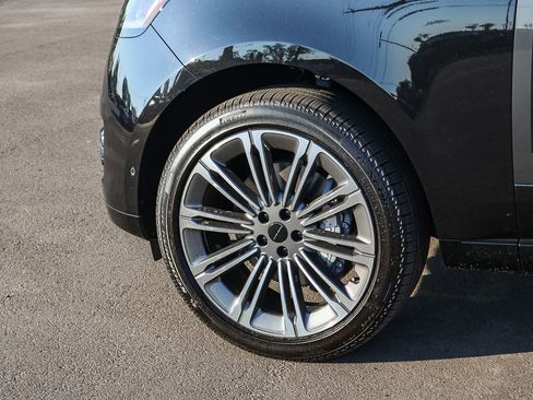 New 2026 Land Rover Range Rover SE image 8