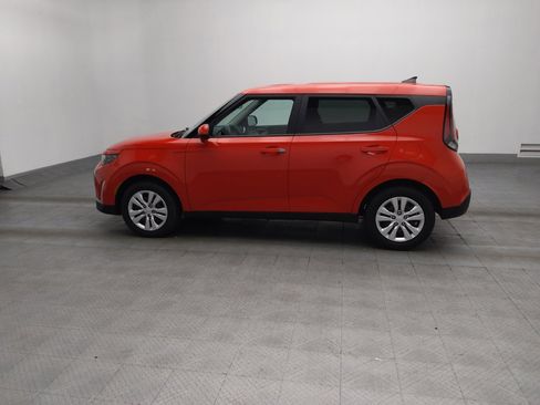 Used 2025 Kia Soul LX image 3