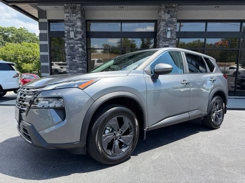 Used 2026 Nissan Rogue SV AWD/4WD image 3